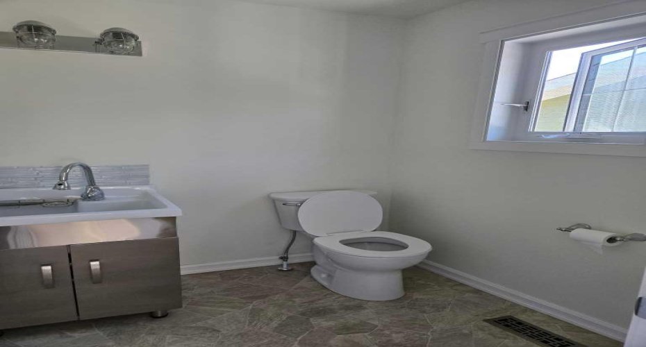 5709 57 Avenue, Rocky Mountain House, Alberta T4T1A2, 4 Bedrooms Bedrooms, ,3 BathroomsBathrooms,Residential,For Sale,57,A2323650