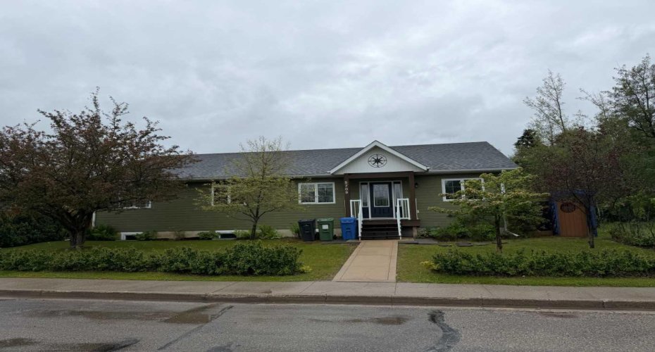 5709 57 Avenue, Rocky Mountain House, Alberta T4T1A2, 4 Bedrooms Bedrooms, ,3 BathroomsBathrooms,Residential,For Sale,57,A2323650