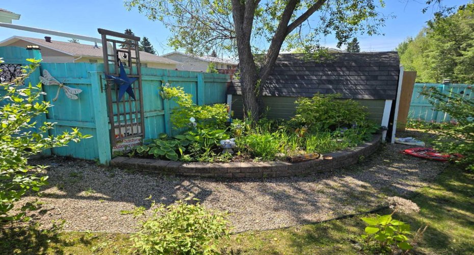 5709 57 Avenue, Rocky Mountain House, Alberta T4T1A2, 4 Bedrooms Bedrooms, ,3 BathroomsBathrooms,Residential,For Sale,57,A2323650