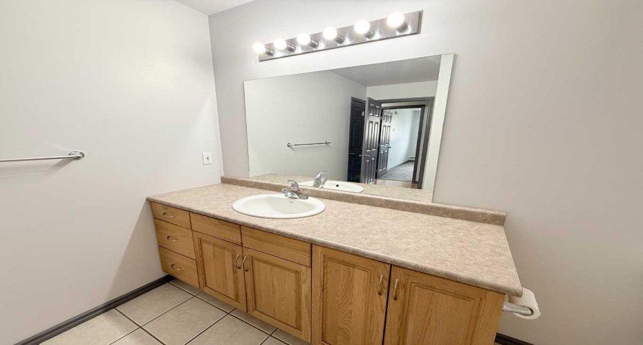 6608 42 Street, Lloydminster, Alberta T9V 1M8, 2 Bedrooms Bedrooms, ,1 BathroomBathrooms,Rental,42,A2323668