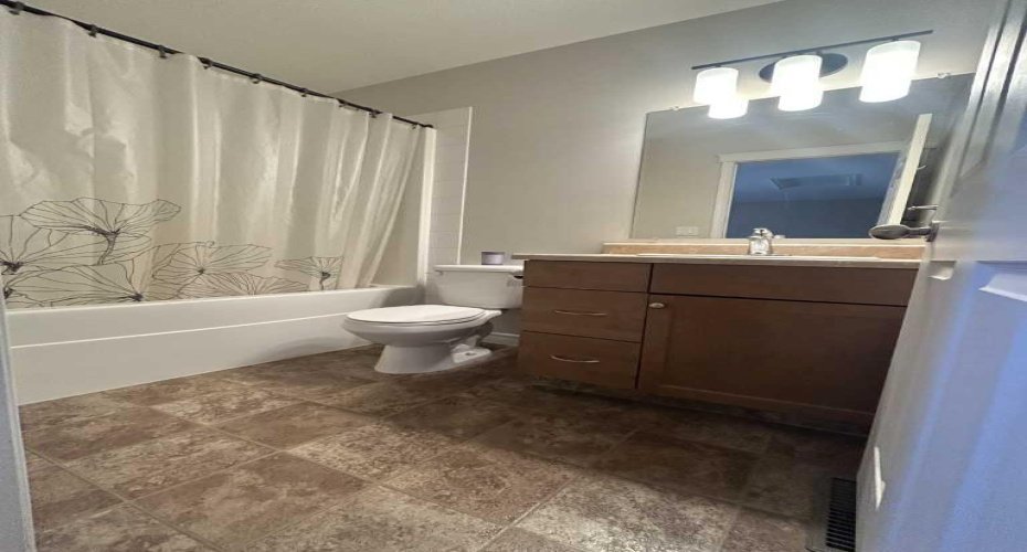 7006 113 Street, Grande Prairie, Alberta T8W0E2, 2 Bedrooms Bedrooms, ,3 BathroomsBathrooms,Rental,113,A2323671