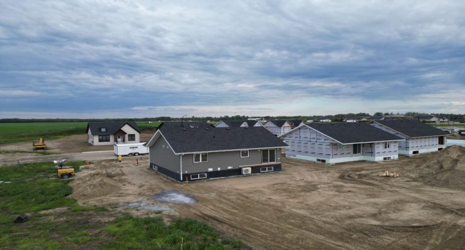 9101 109 Street, La Crete, Alberta T0H2H0, 2 Bedrooms Bedrooms, ,2 BathroomsBathrooms,Residential,For Sale,109 Street,A2323672