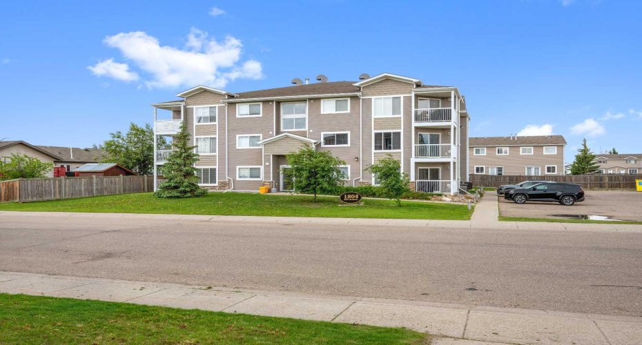 1804 48 Avenue, Lloydminster, Saskatchewan S9V 1K2, 2 Bedrooms Bedrooms, ,1 BathroomBathrooms,Residential,For Sale,48,A2323701
