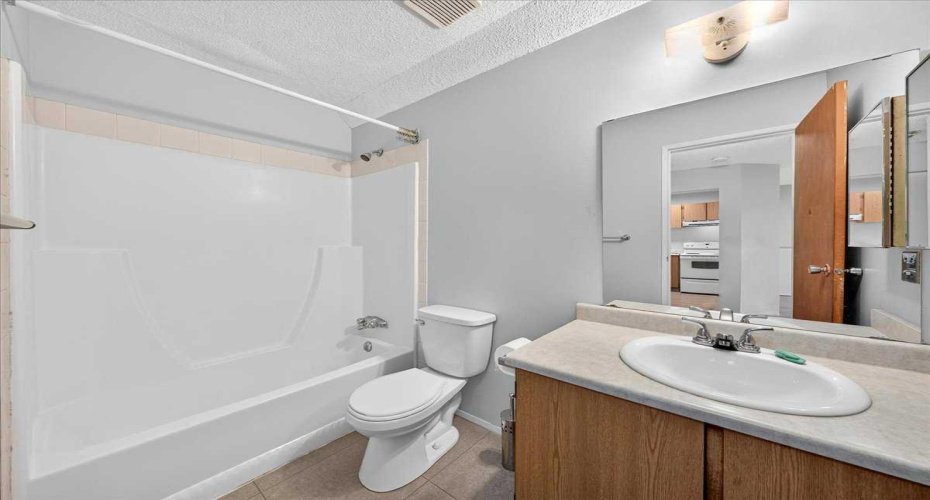 1712 38 Street, Calgary, Alberta T2A 1H1, 1 Bedroom Bedrooms, ,1 BathroomBathrooms,Residential,For Sale,38,A2323728