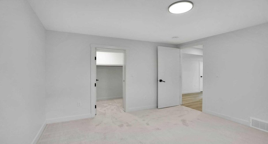 77 Ferncliff Crescent, Calgary, Alberta T2H 0V5, 5 Bedrooms Bedrooms, ,3 BathroomsBathrooms,Residential,For Sale,Ferncliff,A2323736