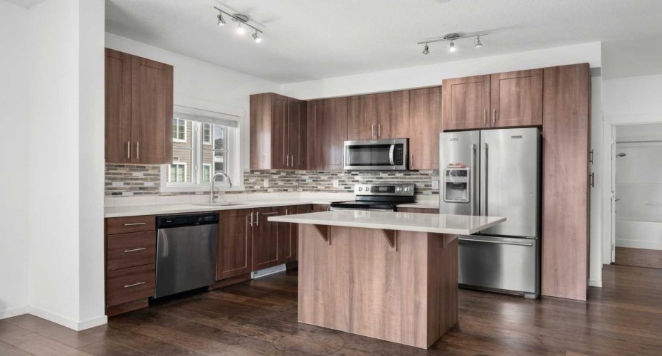 215 Legacy Boulevard, Calgary, Alberta T2X 3Z4, 2 Bedrooms Bedrooms, ,2 BathroomsBathrooms,Residential,For Sale,Legacy,A2315557