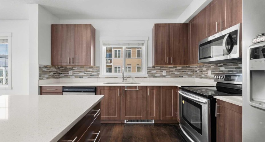 215 Legacy Boulevard, Calgary, Alberta T2X 3Z4, 2 Bedrooms Bedrooms, ,2 BathroomsBathrooms,Residential,For Sale,Legacy,A2315557