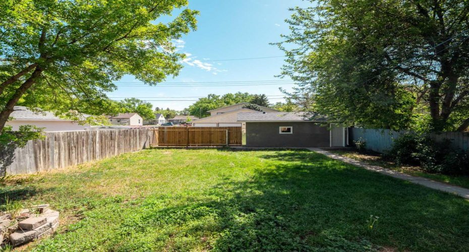 1025 12 Street, Lethbridge, Alberta T1K 1P9, 3 Bedrooms Bedrooms, ,2 BathroomsBathrooms,Residential,For Sale,12,A2316369