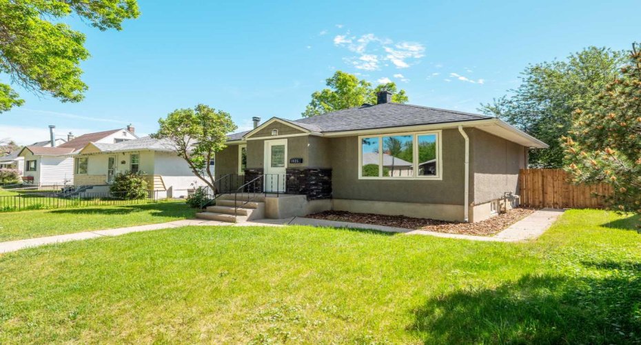 1025 12 Street, Lethbridge, Alberta T1K 1P9, 3 Bedrooms Bedrooms, ,2 BathroomsBathrooms,Residential,For Sale,12,A2316369