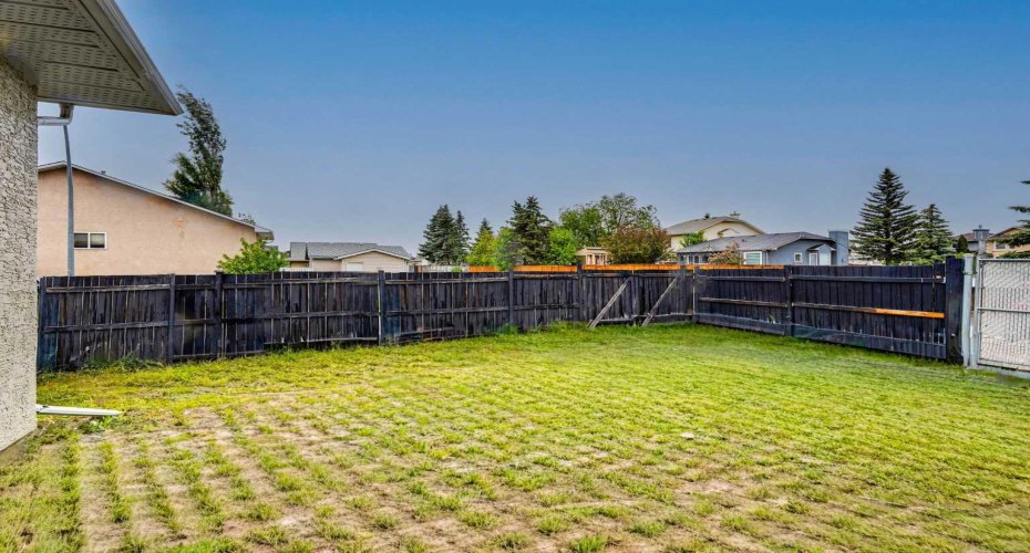 133 MARTINGLEN Way, Calgary, Alberta T3J 3J1, 5 Bedrooms Bedrooms, ,3 BathroomsBathrooms,Residential,For Sale,MARTINGLEN,A2316565