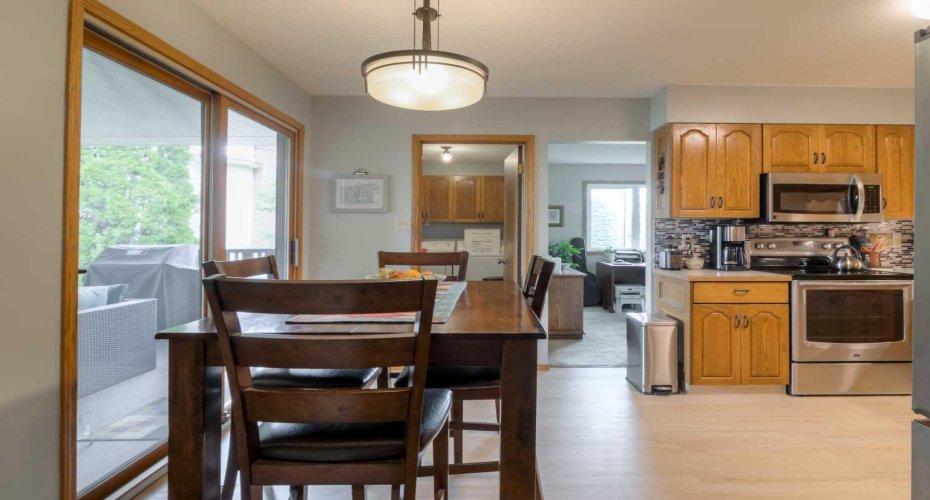 94 Elm Crescent, Lethbridge, Alberta T1K 4X1, 5 Bedrooms Bedrooms, ,3 BathroomsBathrooms,Residential,For Sale,Elm,A2316871