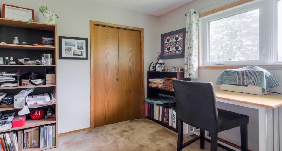 94 Elm Crescent, Lethbridge, Alberta T1K 4X1, 5 Bedrooms Bedrooms, ,3 BathroomsBathrooms,Residential,For Sale,Elm,A2316871