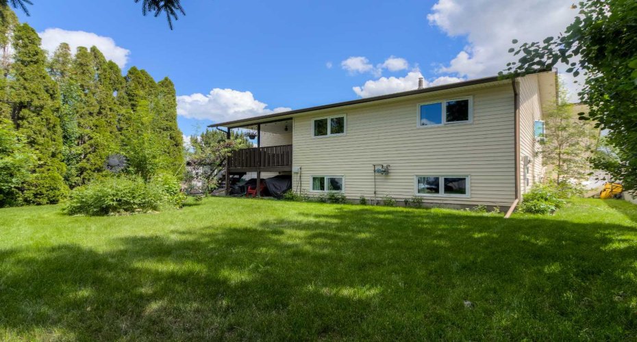 94 Elm Crescent, Lethbridge, Alberta T1K 4X1, 5 Bedrooms Bedrooms, ,3 BathroomsBathrooms,Residential,For Sale,Elm,A2316871