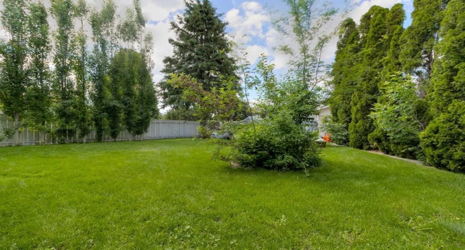 94 Elm Crescent, Lethbridge, Alberta T1K 4X1, 5 Bedrooms Bedrooms, ,3 BathroomsBathrooms,Residential,For Sale,Elm,A2316871