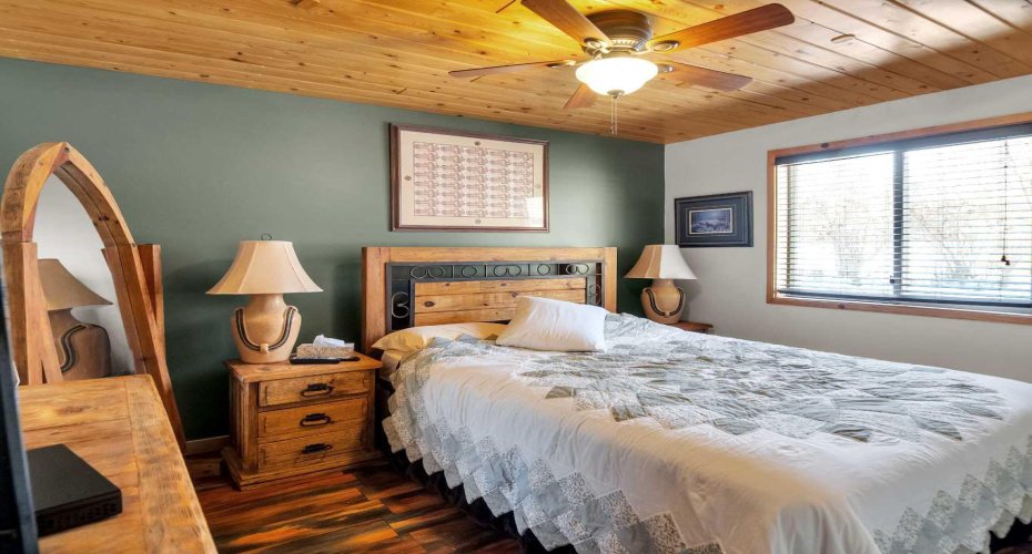 20 Lakeshore Drive, Rural Ponoka County, Alberta T0C 2J0, 3 Bedrooms Bedrooms, ,2 BathroomsBathrooms,Residential,For Sale,Lakeshore,A2316951