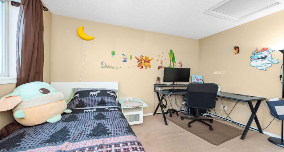 93 Saddleback Road, Calgary, Alberta T3J4K5, 3 Bedrooms Bedrooms, ,3 BathroomsBathrooms,Residential,For Sale,Saddleback,A2317260