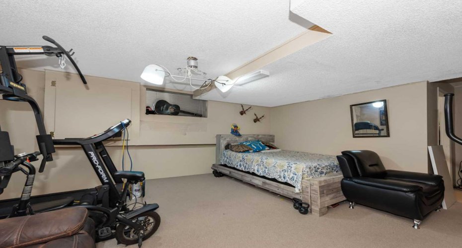 93 Saddleback Road, Calgary, Alberta T3J4K5, 3 Bedrooms Bedrooms, ,3 BathroomsBathrooms,Residential,For Sale,Saddleback,A2317260