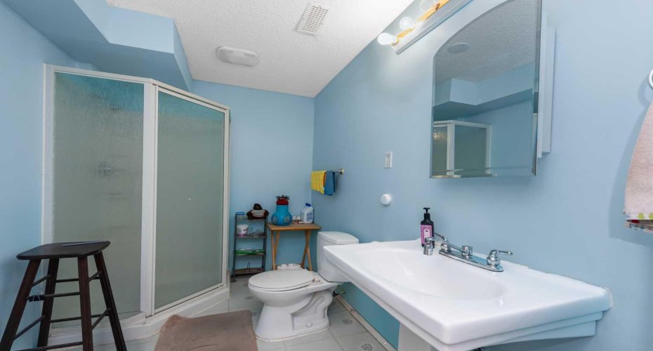 93 Saddleback Road, Calgary, Alberta T3J4K5, 3 Bedrooms Bedrooms, ,3 BathroomsBathrooms,Residential,For Sale,Saddleback,A2317260