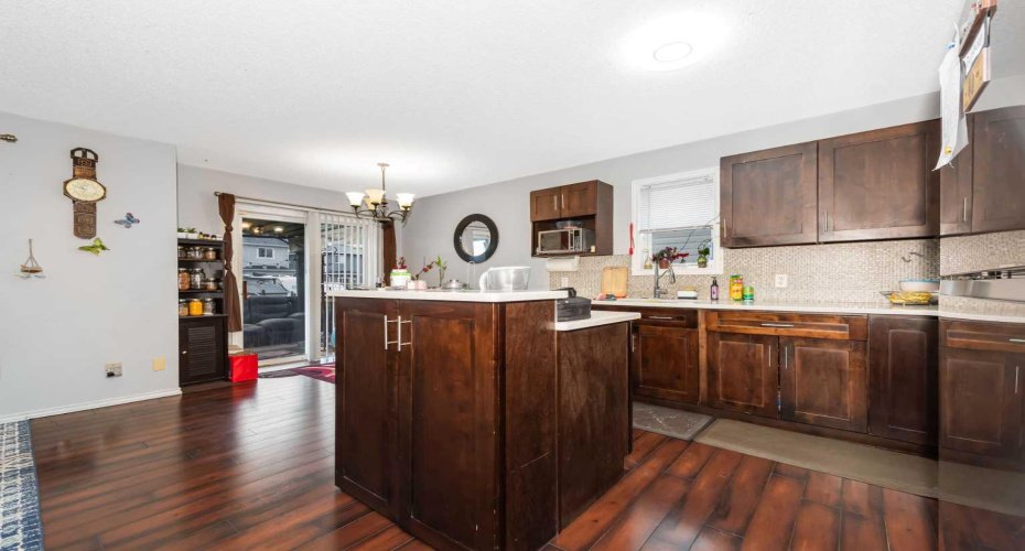 93 Saddleback Road, Calgary, Alberta T3J4K5, 3 Bedrooms Bedrooms, ,3 BathroomsBathrooms,Residential,For Sale,Saddleback,A2317260