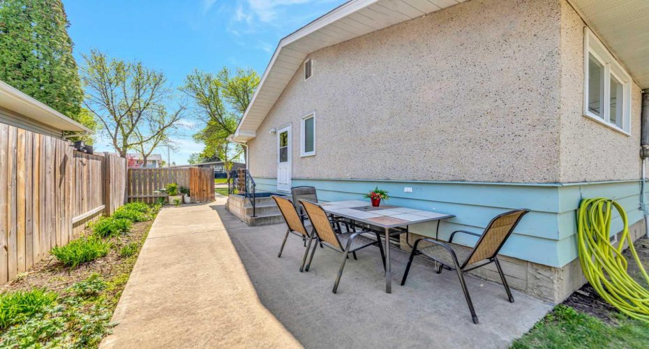 4704 37 Street, Lloydminster, Saskatchewan S9V 0A5, 4 Bedrooms Bedrooms, ,3 BathroomsBathrooms,Residential,For Sale,37,A2317489