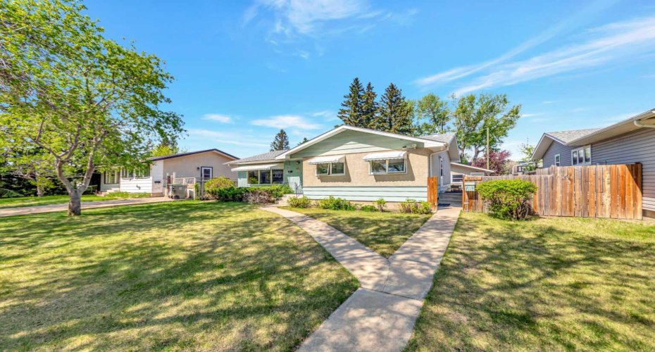 4704 37 Street, Lloydminster, Saskatchewan S9V 0A5, 4 Bedrooms Bedrooms, ,3 BathroomsBathrooms,Residential,For Sale,37,A2317489