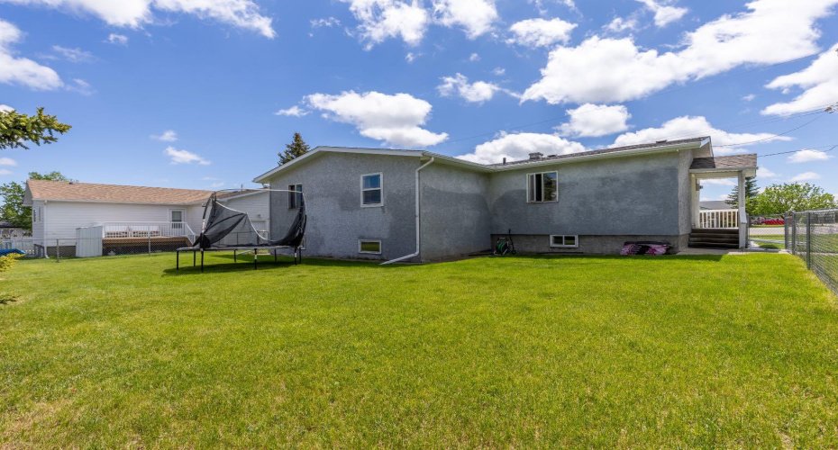 593 3 Avenue, Cardston, Alberta T0K 0K0, 4 Bedrooms Bedrooms, ,2 BathroomsBathrooms,Residential,For Sale,3,A2317560