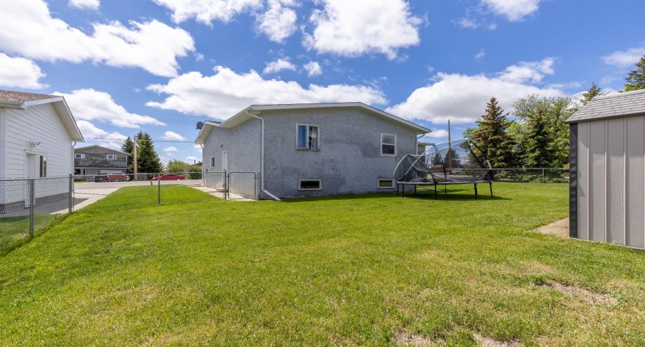 593 3 Avenue, Cardston, Alberta T0K 0K0, 4 Bedrooms Bedrooms, ,2 BathroomsBathrooms,Residential,For Sale,3,A2317560