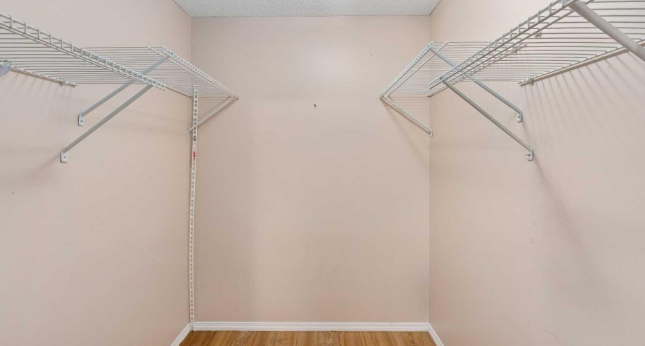 700 Willowbrook Road, Airdrie, Alberta T4B 0L5, 2 Bedrooms Bedrooms, ,2 BathroomsBathrooms,Residential,For Sale,Willowbrook,A2317717