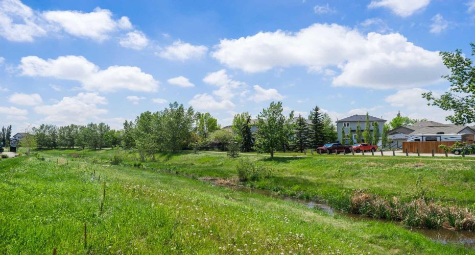 700 Willowbrook Road, Airdrie, Alberta T4B 0L5, 2 Bedrooms Bedrooms, ,2 BathroomsBathrooms,Residential,For Sale,Willowbrook,A2317717