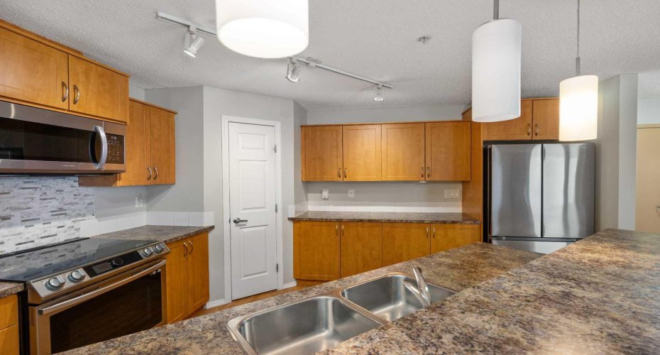 700 Willowbrook Road, Airdrie, Alberta T4B 0L5, 2 Bedrooms Bedrooms, ,2 BathroomsBathrooms,Residential,For Sale,Willowbrook,A2317717