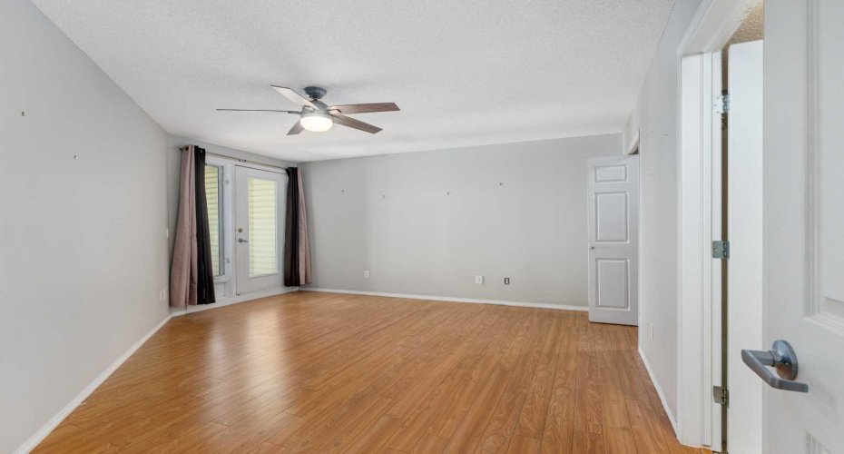 700 Willowbrook Road, Airdrie, Alberta T4B 0L5, 2 Bedrooms Bedrooms, ,2 BathroomsBathrooms,Residential,For Sale,Willowbrook,A2317717