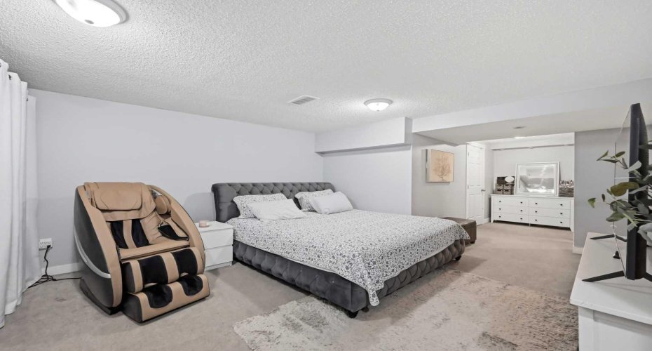 1155 Falconridge Drive, Calgary, Alberta T3J 1E1, 3 Bedrooms Bedrooms, ,2 BathroomsBathrooms,Residential,For Sale,Falconridge,A2318172