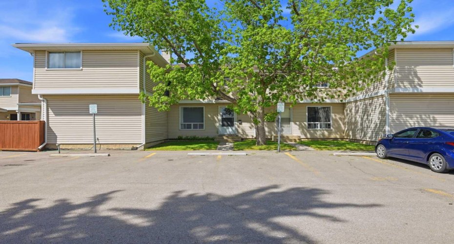 1155 Falconridge Drive, Calgary, Alberta T3J 1E1, 3 Bedrooms Bedrooms, ,2 BathroomsBathrooms,Residential,For Sale,Falconridge,A2318172