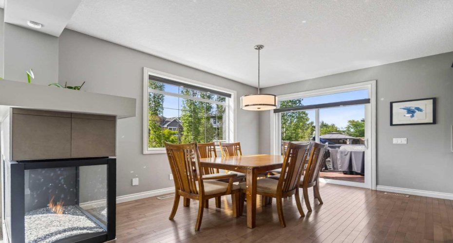 193 Kinniburgh Way, Chestermere, Alberta T1X 0R8, 5 Bedrooms Bedrooms, ,4 BathroomsBathrooms,Residential,For Sale,Kinniburgh,A2321879