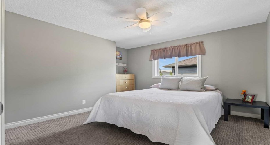 193 Kinniburgh Way, Chestermere, Alberta T1X 0R8, 5 Bedrooms Bedrooms, ,4 BathroomsBathrooms,Residential,For Sale,Kinniburgh,A2321879