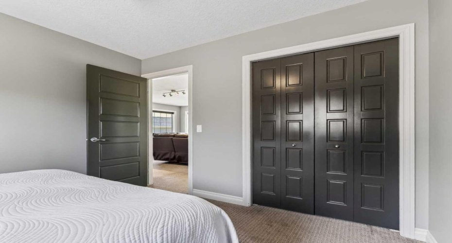 193 Kinniburgh Way, Chestermere, Alberta T1X 0R8, 5 Bedrooms Bedrooms, ,4 BathroomsBathrooms,Residential,For Sale,Kinniburgh,A2321879