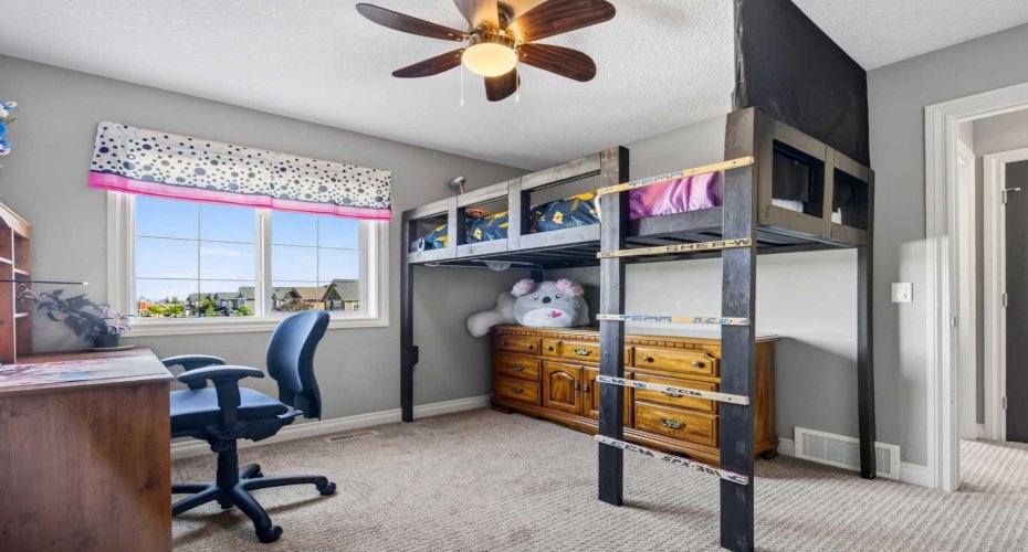 193 Kinniburgh Way, Chestermere, Alberta T1X 0R8, 5 Bedrooms Bedrooms, ,4 BathroomsBathrooms,Residential,For Sale,Kinniburgh,A2321879