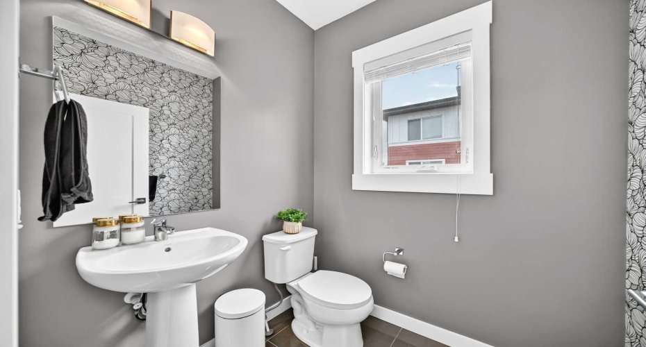 111 Rainbow Falls Gate, Chestermere, Alberta T1X 0Z5, 3 Bedrooms Bedrooms, ,3 BathroomsBathrooms,Residential,For Sale,Rainbow Falls,A2323260