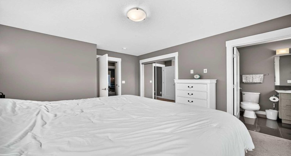 111 Rainbow Falls Gate, Chestermere, Alberta T1X 0Z5, 3 Bedrooms Bedrooms, ,3 BathroomsBathrooms,Residential,For Sale,Rainbow Falls,A2323260