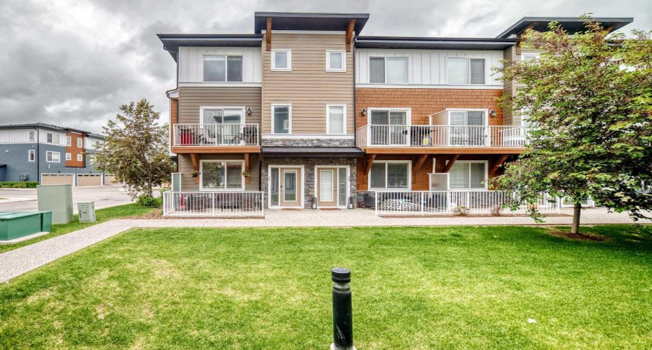 111 Rainbow Falls Gate, Chestermere, Alberta T1X 0Z5, 3 Bedrooms Bedrooms, ,3 BathroomsBathrooms,Residential,For Sale,Rainbow Falls,A2323260
