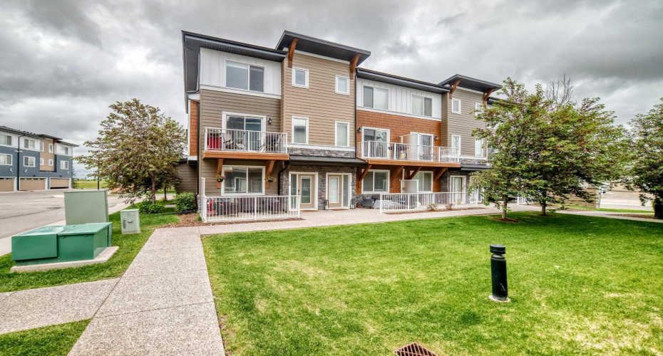 111 Rainbow Falls Gate, Chestermere, Alberta T1X 0Z5, 3 Bedrooms Bedrooms, ,3 BathroomsBathrooms,Residential,For Sale,Rainbow Falls,A2323260