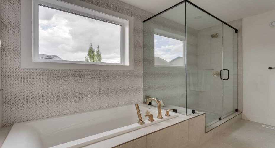 5-piece Master Ensuite with Soaker Tub, Dual Sink Vanity & Glass Shower