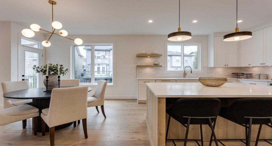 Kitchen & Dining Area