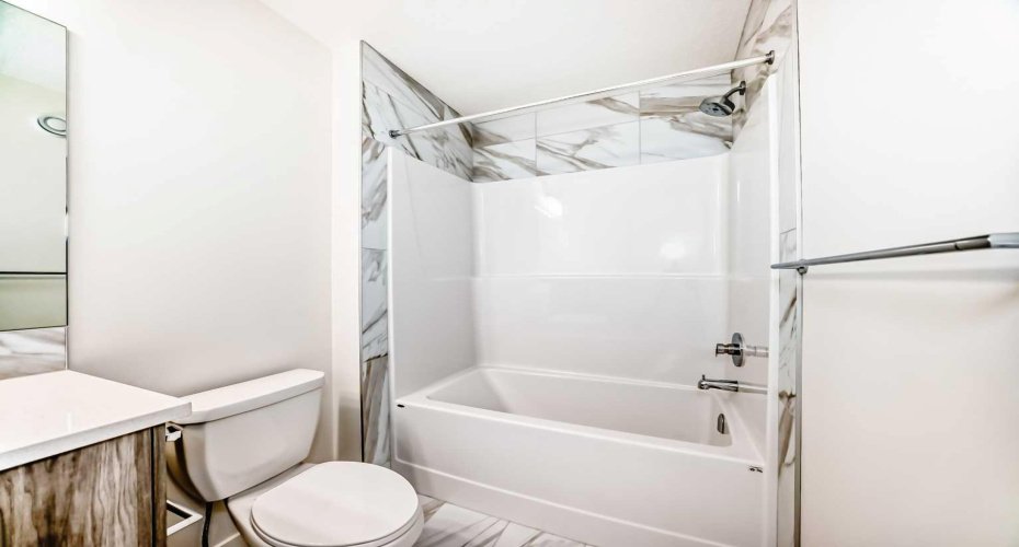 Upper Floor Main Bath