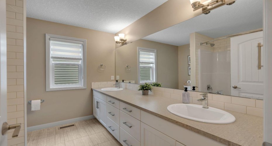 Main bathroom