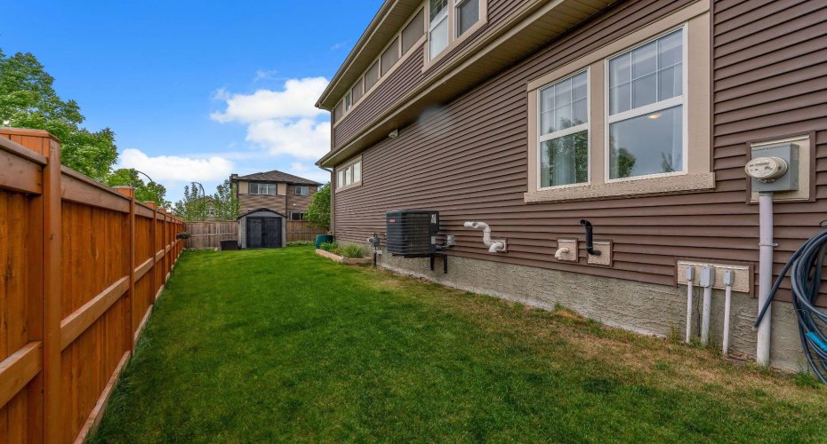 369 CLYDESDALE Way, Cochrane, Alberta T4C 0X2, 4 Bedrooms Bedrooms, ,3 BathroomsBathrooms,Residential,For Sale,CLYDESDALE,A2322288