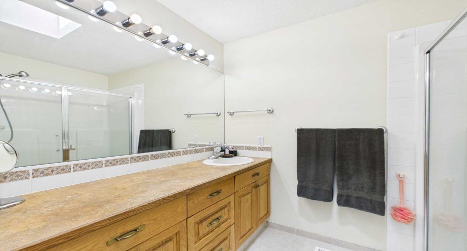 535 Cimarron Point, Okotoks, Alberta T1S 1S6, 5 Bedrooms Bedrooms, ,3 BathroomsBathrooms,Residential,For Sale,Cimarron,A2323626