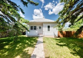 212 5 Avenue, Strathmore, Alberta T1P 1B7, 2 Bedrooms Bedrooms, ,1 BathroomBathrooms,Residential,For Sale,5,A2323651 212 5 Avenue, Strathmore, Alberta T1P 1B7, 2 Bedrooms Bedrooms, ,1 BathroomBathrooms,Residential,For Sale,5,A2323651