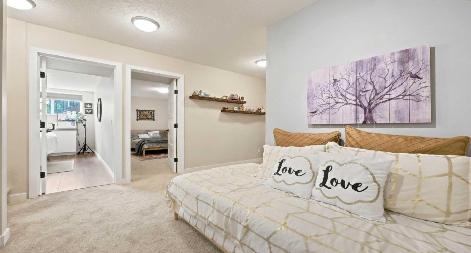 91 Emberside Garden, Cochrane, Alberta T4C 2L9, 5 Bedrooms Bedrooms, ,4 BathroomsBathrooms,Residential,For Sale,Emberside,A2323681