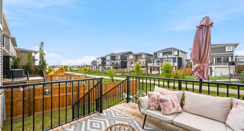 91 Emberside Garden, Cochrane, Alberta T4C 2L9, 5 Bedrooms Bedrooms, ,4 BathroomsBathrooms,Residential,For Sale,Emberside,A2323681